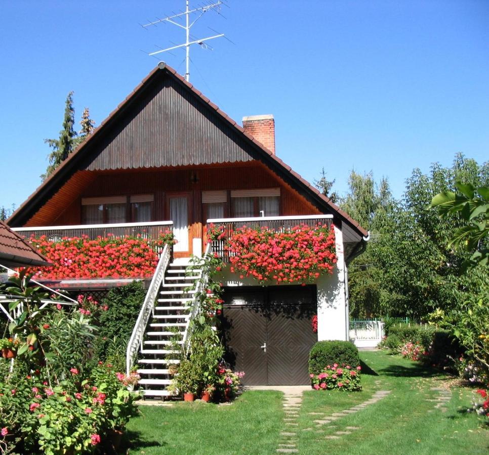 Marika-Lak Apartment Siofok Luaran gambar